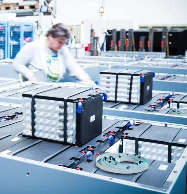 Batterien aus Deutschland für EvoBus: Batteriesysteme von Akasol ...
