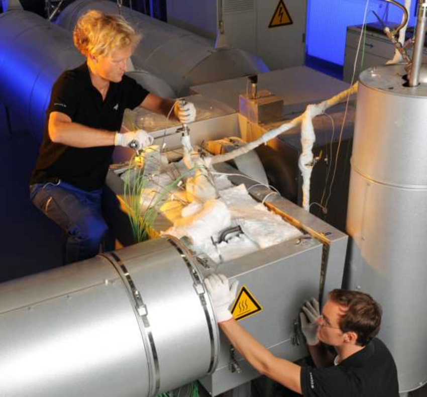 DLR nimmt Testanlage in Köln in Betrieb: Thermochemischer Speicher mit