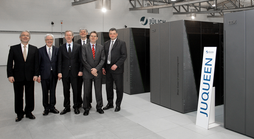Aus Jugene Wird Juqueen Juqueen Europas Schnellste Supercomputer In Server Clients Ict Channel aus jugene wird juqueen juqueen